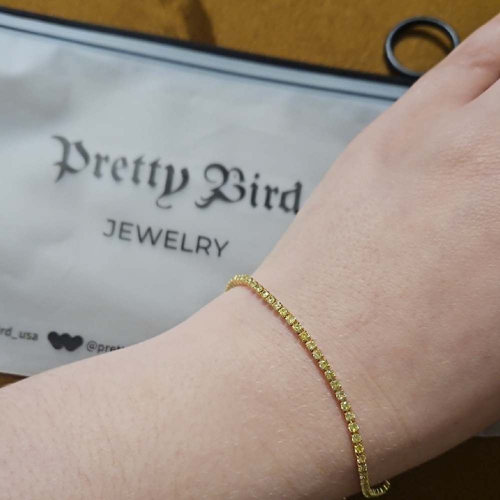 Pretty Bird NWOT 18k Gold Plated Bracelet with Yellow Stones • 6 and 1/2 Inches